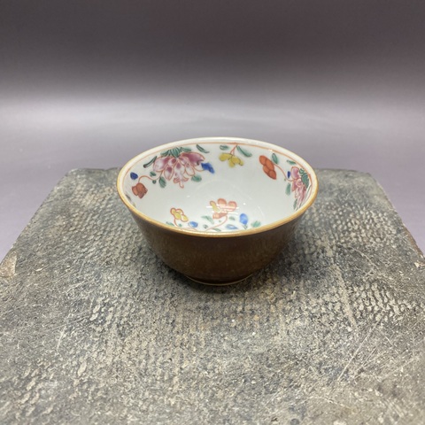 古玩陶瓷清雍正·博古花卉·外紫金釉內(nèi)粉彩杯拍賣，當(dāng)前價格1200元
