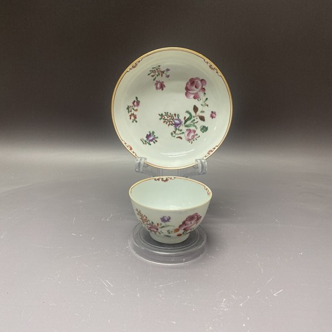古玩陶瓷花卉紋廣彩杯盤真品鑒賞圖