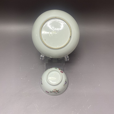 古玩陶瓷花卉紋廣彩杯盤真品鑒賞圖