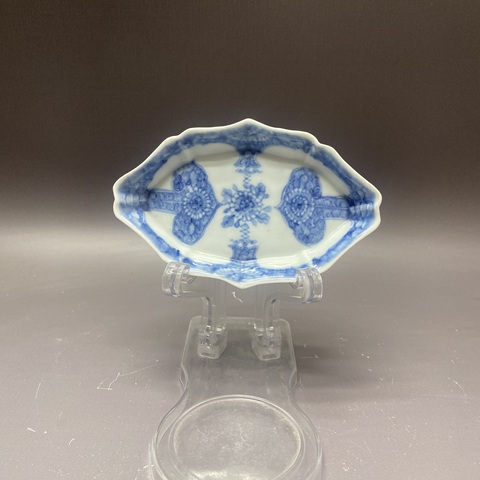古玩陶瓷清乾隆·花卉紋青花盤拍賣,當前價格1200元
