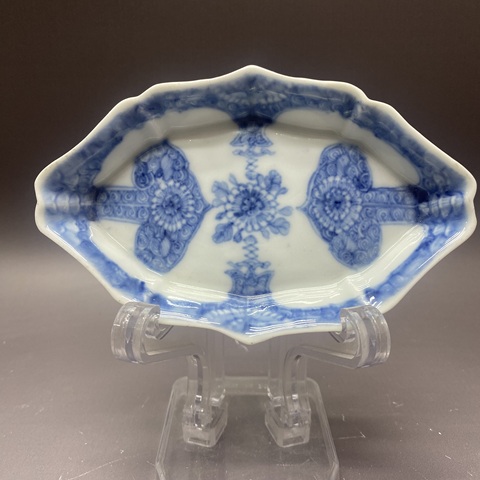 古玩陶瓷清乾隆·花卉紋青花盤拍賣,當前價格1200元