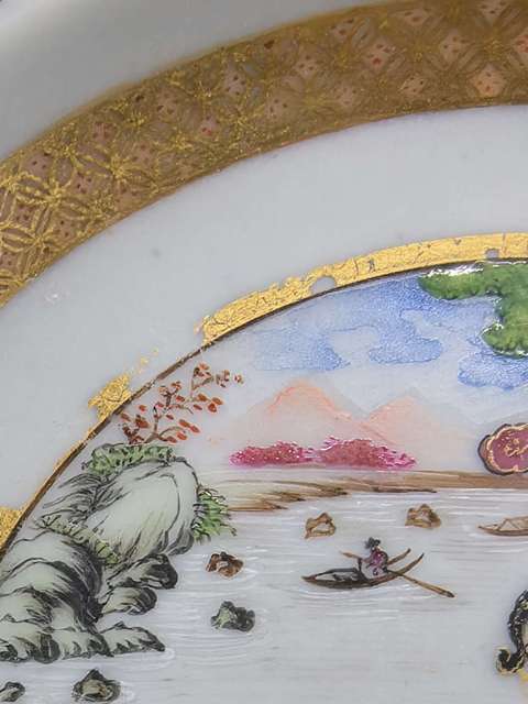 古玩陶瓷清嘉慶廣彩人物徽章折沿盤真品鑒賞圖