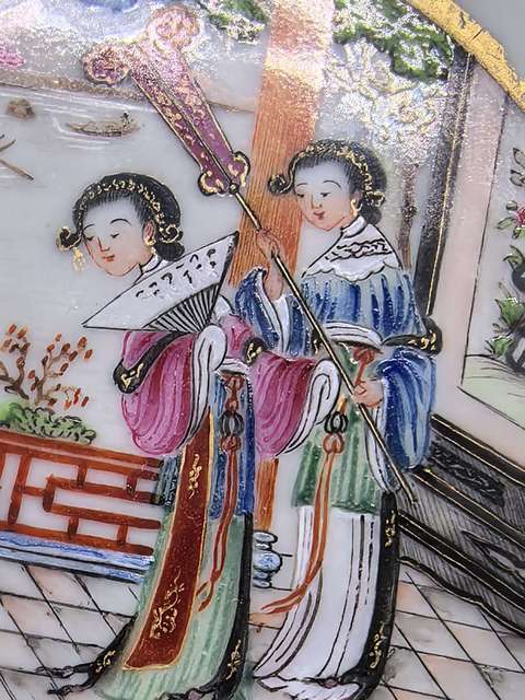 古玩陶瓷清嘉慶廣彩人物徽章折沿盤真品鑒賞圖