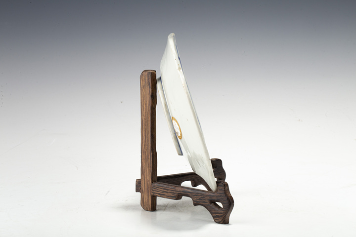 古玩陶瓷民國·釉下彩松竹梅紋海棠方盤一對
真品鑒賞圖