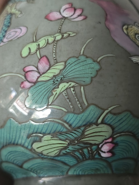 古玩陶瓷豆青釉粉彩瓶真品鑒賞圖