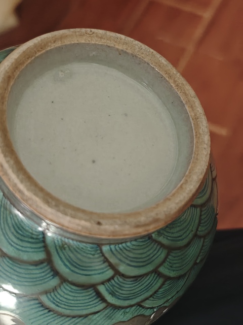 古玩陶瓷豆青釉粉彩瓶真品鑒賞圖