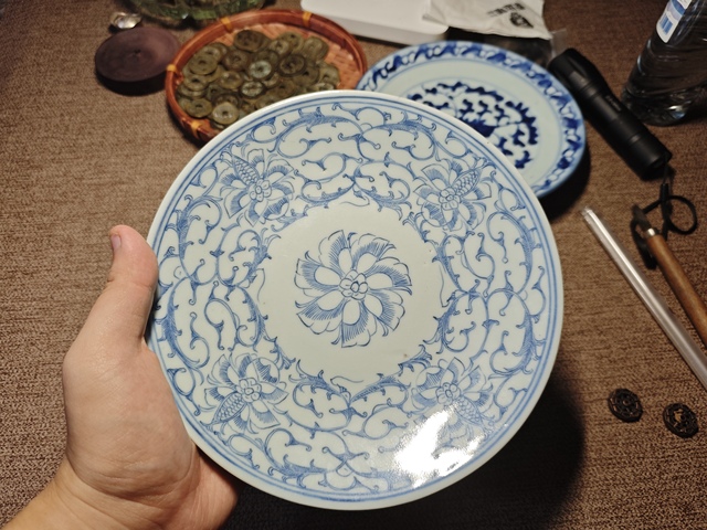 古玩陶瓷道光青花纏枝蓮紋盤真品鑒賞圖