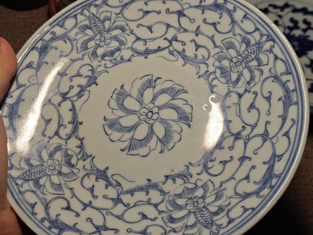 古玩陶瓷道光青花纏枝蓮紋盤真品鑒賞圖