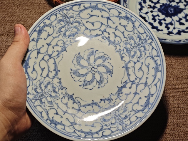 古玩陶瓷道光青花纏枝蓮紋盤真品鑒賞圖