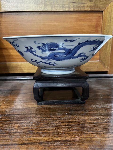 古玩陶瓷龍紋青花碗真品鑒賞圖