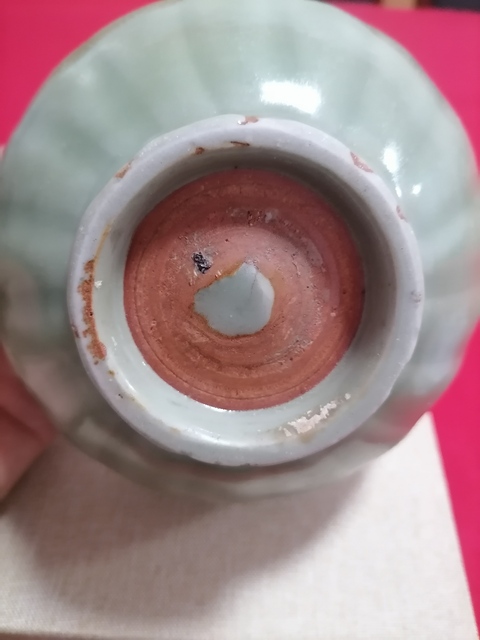 古玩陶瓷龍泉青瓷刻花碗真品鑒賞圖