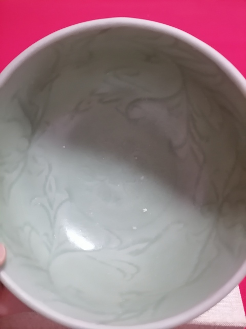古玩陶瓷龍泉青瓷刻花碗真品鑒賞圖