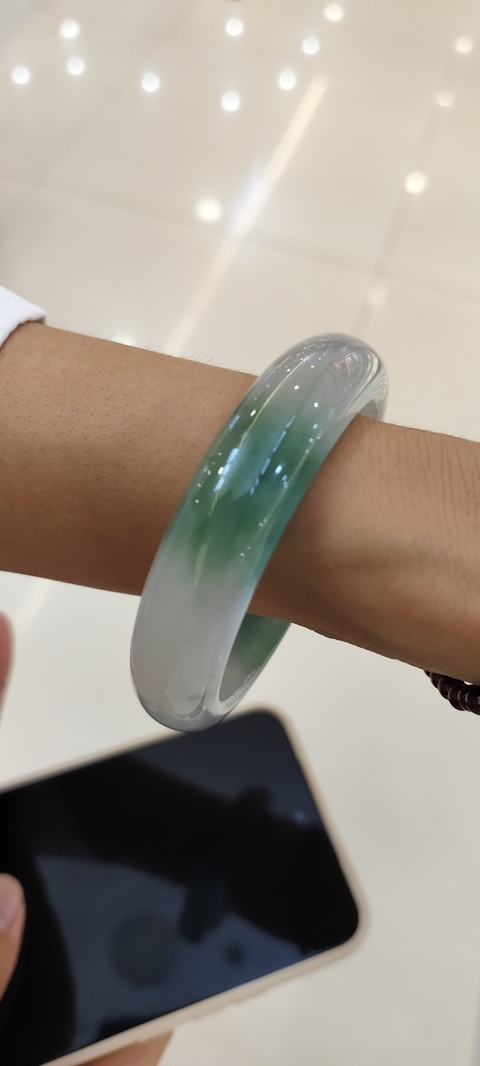 古玩玉器翡翠手鐲真品鑒賞圖
