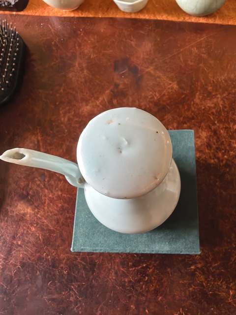 古玩陶瓷白釉酒壺真品鑒賞圖