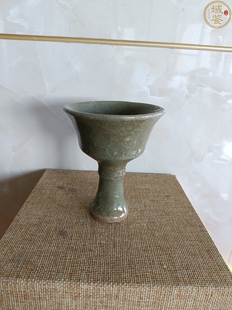 古玩陶瓷元龍泉高足杯真品鑒賞圖