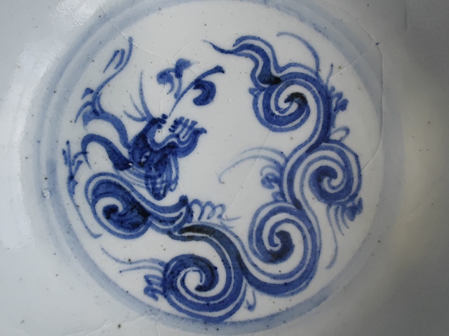 古玩陶瓷成化龍紋青花碗真品鑒賞圖