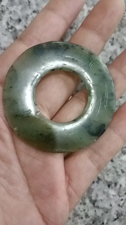 古玩玉器和田玉環真品鑒賞圖