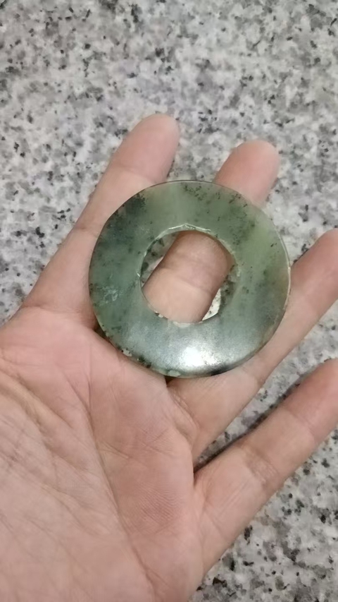 古玩玉器和田玉環真品鑒賞圖