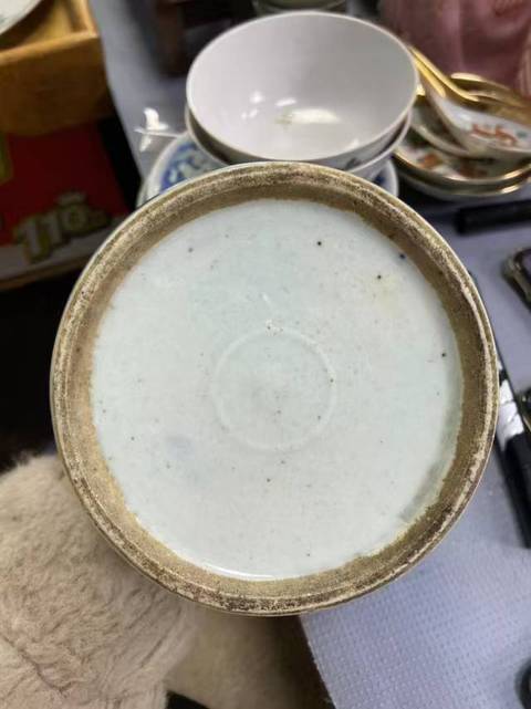 古玩陶瓷青花纏枝蓮賞罐真品鑒賞圖