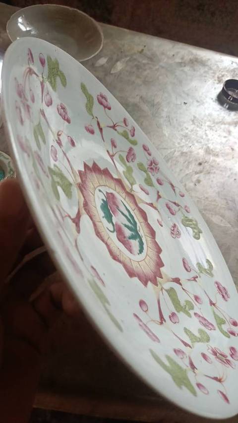 古玩陶瓷晚清粉彩盤真品鑒賞圖