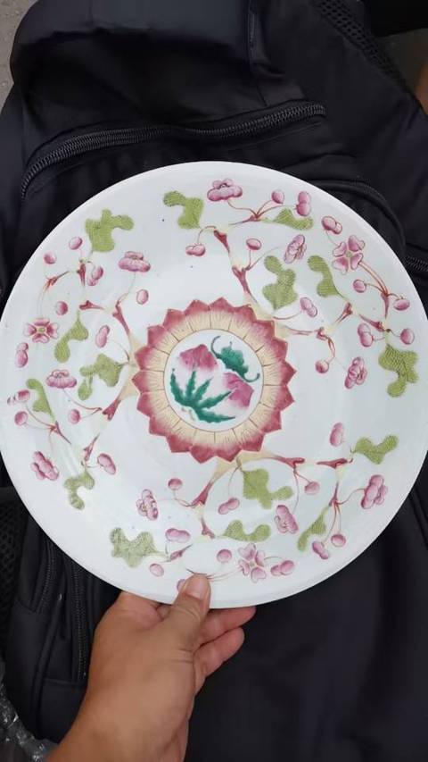 古玩陶瓷晚清粉彩盤真品鑒賞圖