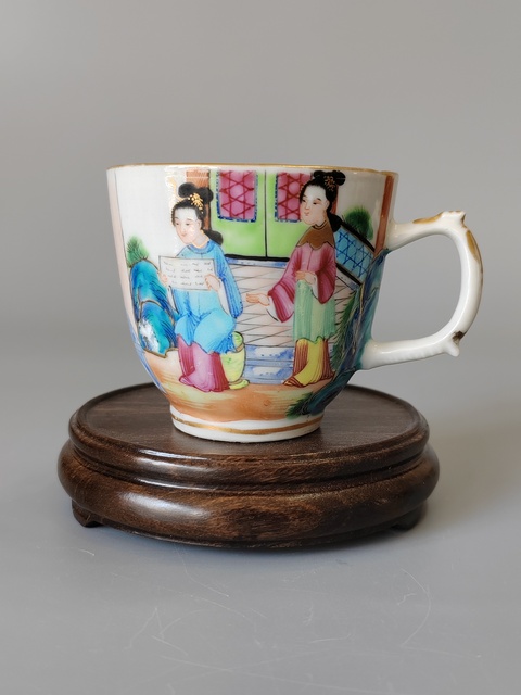 古玩陶瓷人物紋廣彩執杯真品鑒賞圖
