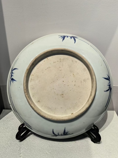 古玩陶瓷獅紋青花盤真品鑒賞圖