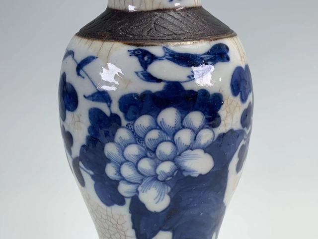 古玩陶瓷清晚期·哥釉青花花鳥紋瓶拍賣,當(dāng)前價格198元