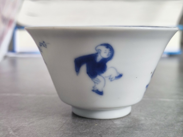 古玩陶瓷青花人物紋杯真品鑒賞圖