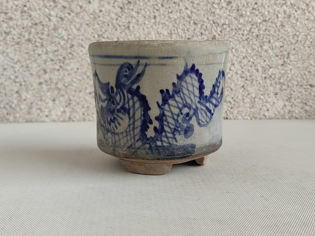 古玩陶瓷青花趕珠龍紋香爐真品鑒賞圖
