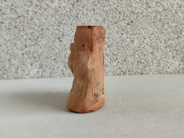 古玩陶瓷紅陶人物香插拍賣,當(dāng)前價(jià)格350元