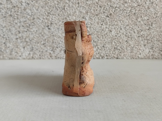 古玩陶瓷紅陶人物香插拍賣,當(dāng)前價(jià)格350元