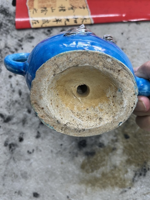 古玩陶瓷孔雀藍釉桃形倒流壺真品鑒賞圖