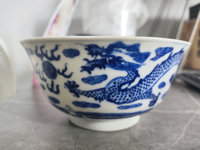 古玩陶瓷龍紋青花杯真品鑒賞圖
