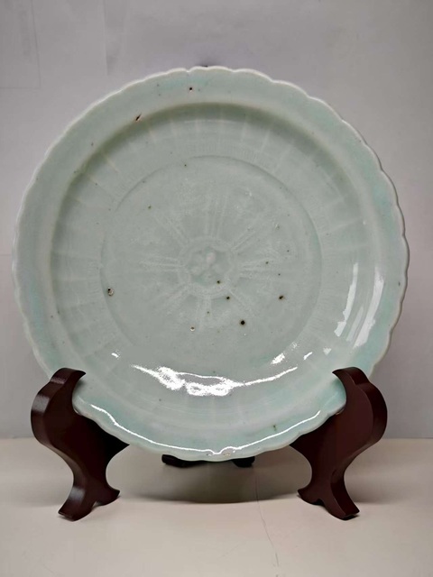 古玩陶瓷青白釉花卉紋花口盤真品鑒賞圖