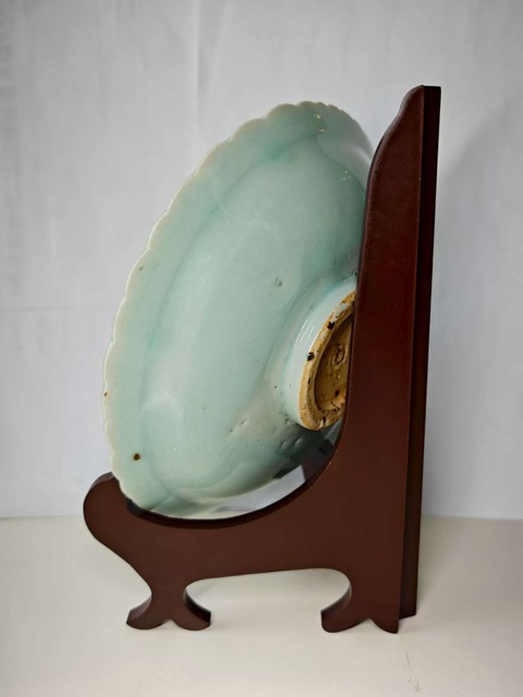 古玩陶瓷青白釉花卉紋花口盤真品鑒賞圖