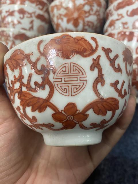 古玩陶瓷福壽紋礬紅杯真品鑒賞圖