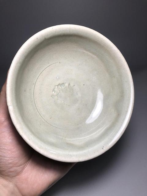 古玩陶瓷龍泉青瓷花卉紋碗真品鑒賞圖