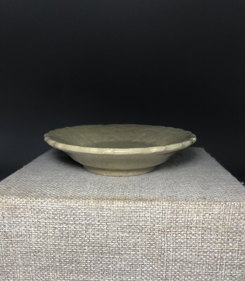 古玩陶瓷元末，龍泉窯青釉刻花葵口洗拍賣，當前價格3000元