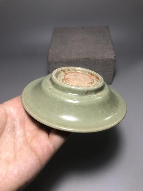 古玩陶瓷龍泉青瓷刻花盤真品鑒賞圖