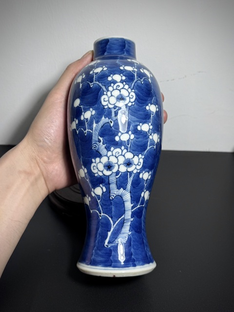 古玩陶瓷青花冰梅圖雞腿瓶真品鑒賞圖