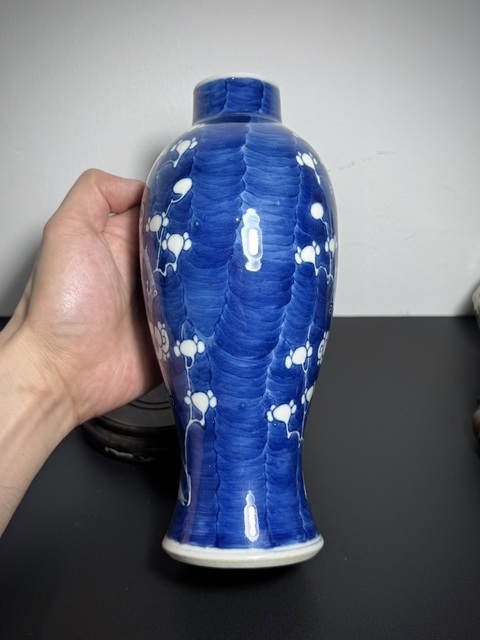 古玩陶瓷青花冰梅圖雞腿瓶真品鑒賞圖