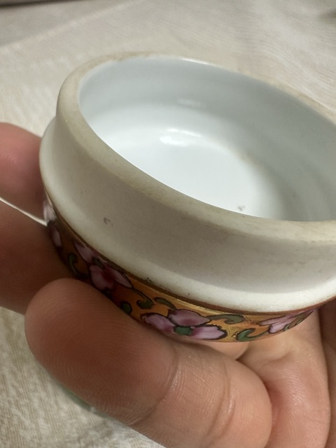 古玩陶瓷廣彩畫白菜紋蓋罐真品鑒賞圖