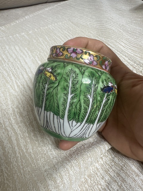 古玩陶瓷廣彩畫白菜紋蓋罐真品鑒賞圖