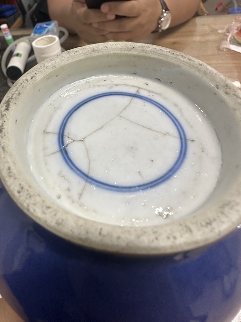 古玩陶瓷藍釉賞瓶真品鑒賞圖