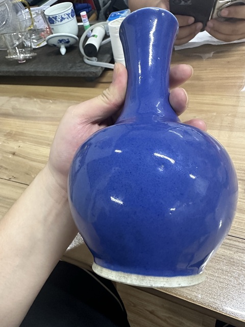 古玩陶瓷藍釉賞瓶真品鑒賞圖