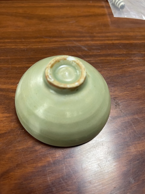 古玩陶瓷青釉梅花杯真品鑒賞圖