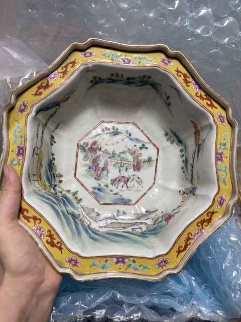 古玩陶瓷人物山水紋八方花口深盤真品鑒賞圖