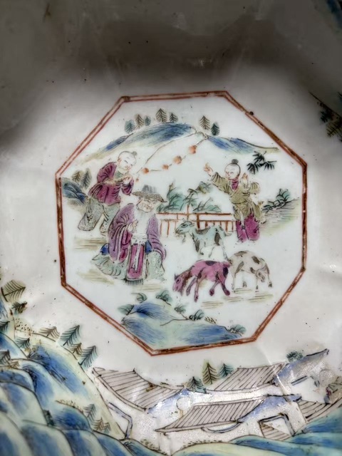 古玩陶瓷人物山水紋八方花口深盤真品鑒賞圖