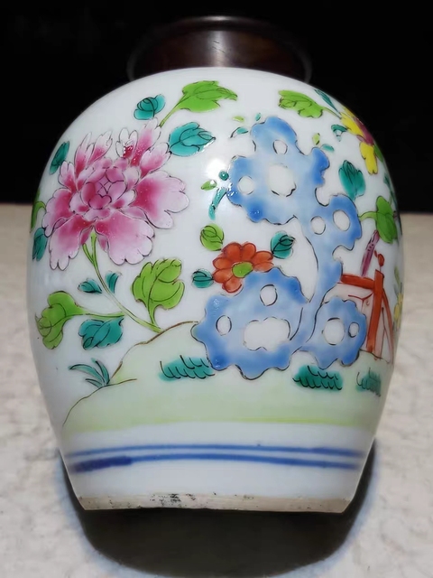 古玩陶瓷花卉紋粉彩罐真品鑒賞圖